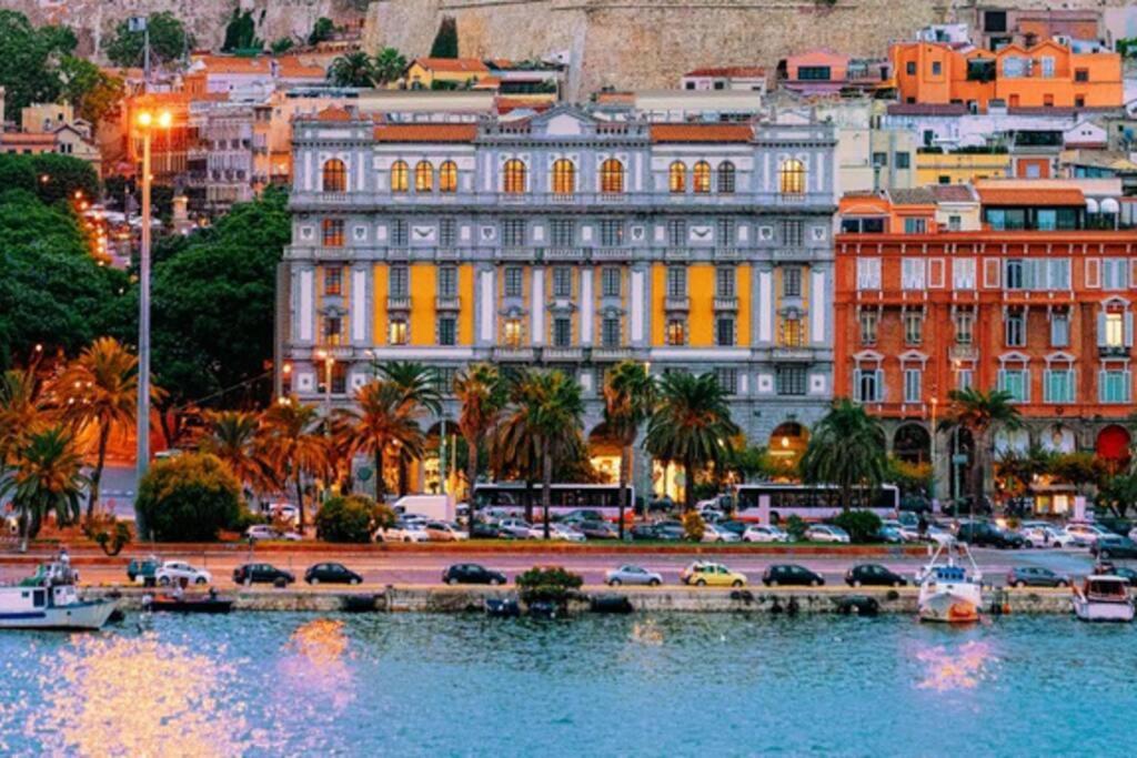 Appartamento Centro Кальяри Экстерьер фото